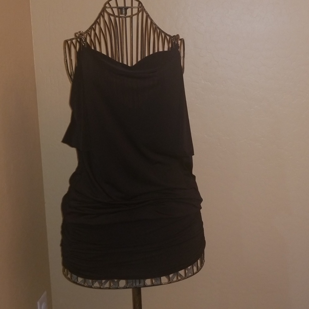2 Dresses - Picture 4 of 7